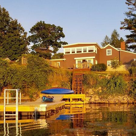 Family Cottage On Chaumont Bay, Walk To Downtown エクステリア 写真