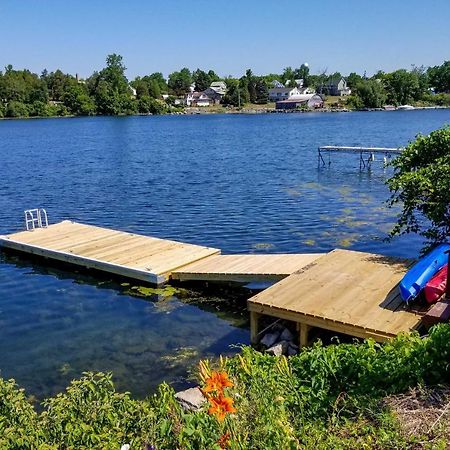 Family Cottage On Chaumont Bay, Walk To Downtown エクステリア 写真