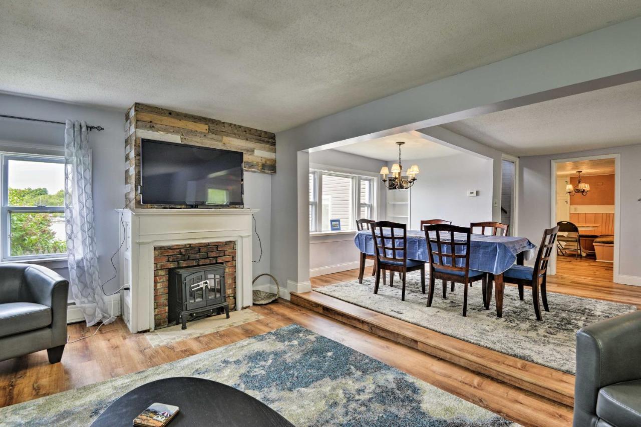 Family Cottage On Chaumont Bay, Walk To Downtown エクステリア 写真