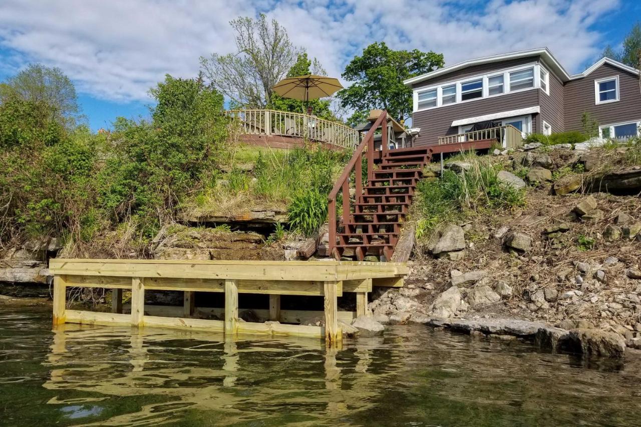 Family Cottage On Chaumont Bay, Walk To Downtown エクステリア 写真